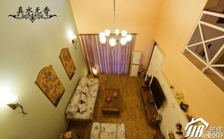 混搭风格别墅温馨暖色调豪华型沙发背景墙沙发效果图