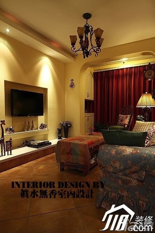 美式乡村风格公寓温馨暖色调110平米客厅电视背景墙灯具图片