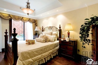 欧式风格别墅温馨富裕型卧室床效果图