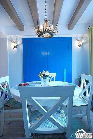 地中海风格四房舒适富裕型餐厅餐桌效果图