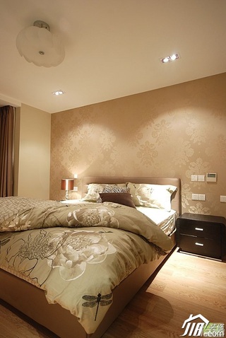 简欧风格复式简洁富裕型卧室床婚房设计图