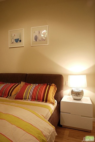 简欧风格复式简洁富裕型卧室卧室背景墙床婚房平面图