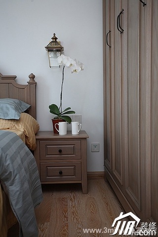 三米设计简约风格跃层富裕型卧室床头柜效果图