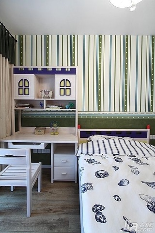 简约风格公寓温馨暖色调富裕型80平米卧室床效果图