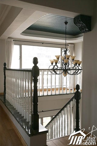 三米设计美式乡村风格跃层富裕型楼梯灯具效果图