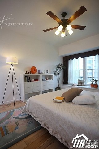 三米设计简约风格公寓经济型130平米卧室灯具效果图