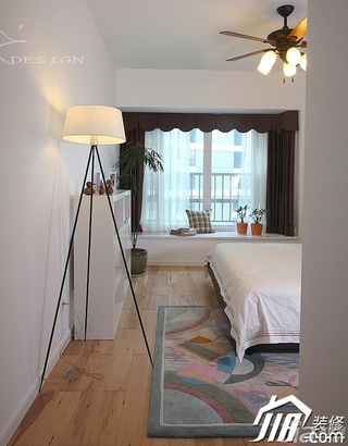 三米设计简约风格公寓经济型130平米卧室飘窗灯具图片
