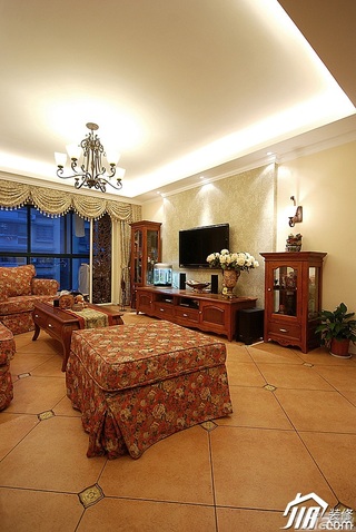 美式乡村风格二居室富裕型客厅沙发效果图
