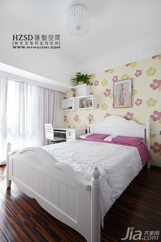 简约风格三居室时尚暖色调100平米卧室床效果图