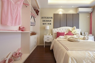 别墅古典米色豪华型140平米以上卧室卧室背景墙床图片
