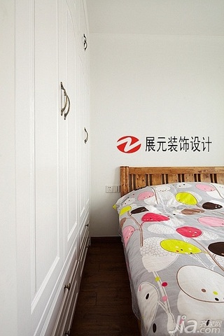 简约风格二居室温馨原木色富裕型卧室衣柜定制