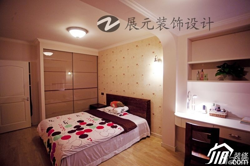 美式乡村风格,小户型装修,暖色调装修,富裕型装修,温馨,卧室,床,衣柜,书桌,展元装饰设计