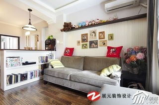 美式风格公寓温馨暖色调富裕型客厅沙发背景墙书架效果图
