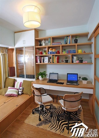 三米设计简约风格二居室经济型90平米书房地台书桌图片