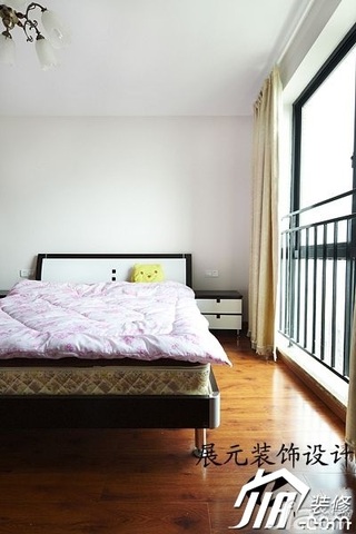 简约风格公寓温馨咖啡色富裕型卧室床图片