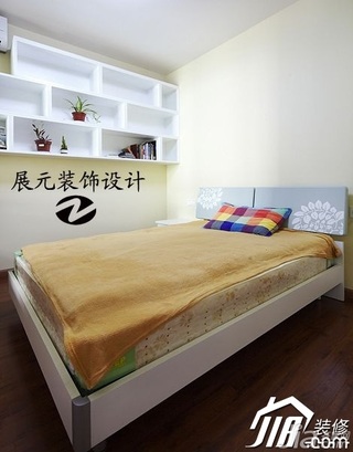 简约风格公寓温馨咖啡色富裕型卧室床图片