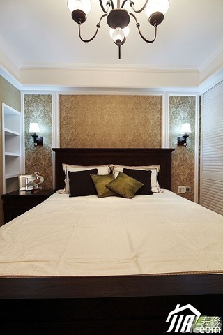 美式乡村风格三居室温馨富裕型120平米卧室床图片