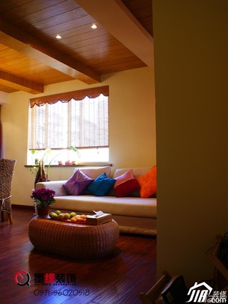 田园风格公寓暖色调5-10万50平米客厅沙发图片