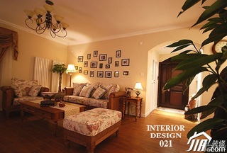 美式乡村风格三居室富裕型客厅照片墙沙发效果图