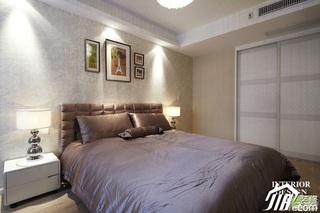 混搭风格二居室温馨富裕型卧室卧室背景墙床图片