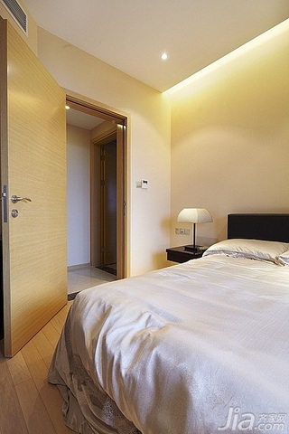 公寓时尚暖色调富裕型140平米以上卧室床图片