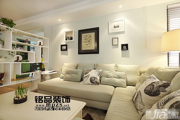 三居室装修,10-15万装修,混搭风格,隔断,照片墙,沙发,茶几,灯具,客厅