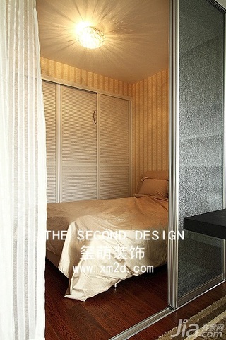 简约风格三居室温馨米色富裕型140平米以上卧室衣柜设计图