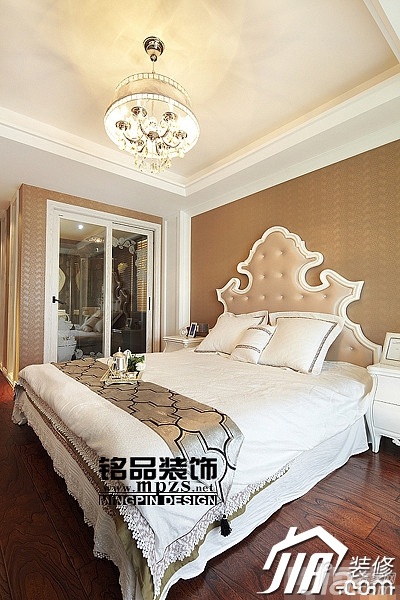 三居室装修,富裕型装修,新古典风格,卧室,灯具,壁纸,床,衣柜