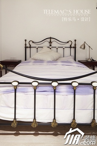简约风格三居室温馨富裕型140平米以上卧室床图片