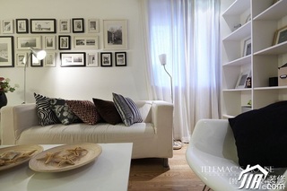 宜家风格二居室温馨米色富裕型客厅沙发图片