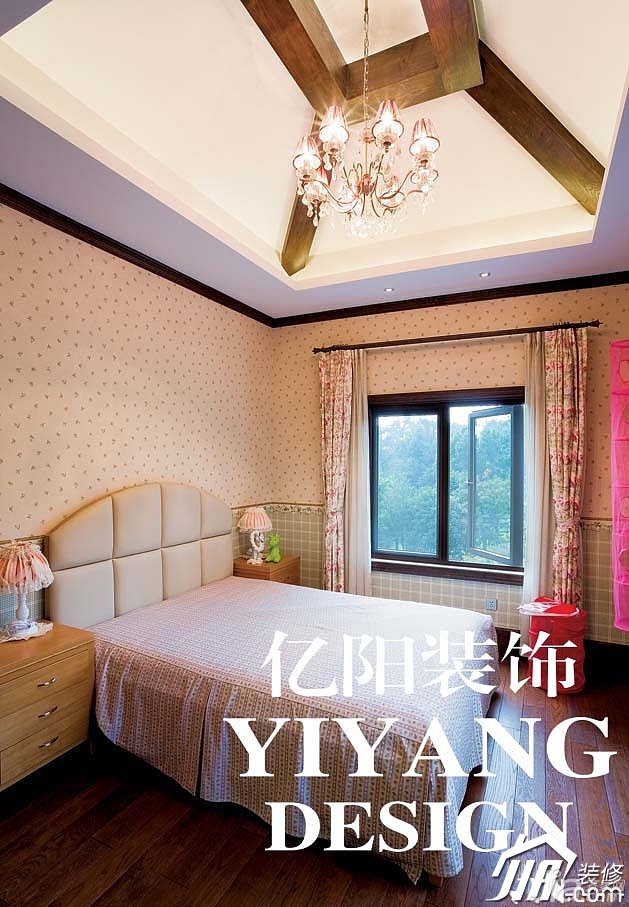 富裕型装修,140平米以上装修,别墅装修,地中海风格,卧室,舒适,床,床头柜,窗帘,灯具,卧室背景墙