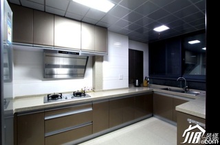 简约风格二居室温馨褐色富裕型厨房橱柜定制