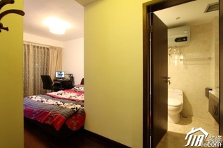 简约风格二居室温馨褐色富裕型卧室装修效果图
