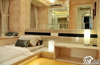 简约风格二居室时尚冷色调富裕型卧室地台灯具图片