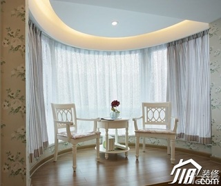 田园风格二居室小清新白色富裕型卧室地台窗帘图片