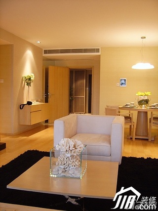 简约风格二居室温馨米色富裕型客厅茶几图片