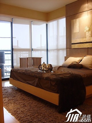 简约风格二居室温馨米色富裕型卧室床图片