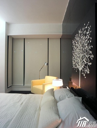 简约风格二居室温馨米色富裕型卧室背景墙床图片
