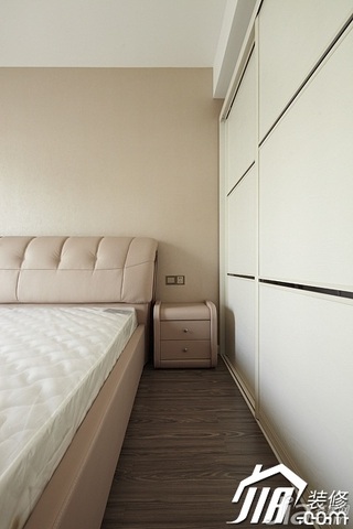 简约风格四房大气富裕型140平米以上卧室床头柜效果图
