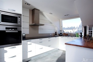北欧风格公寓时尚白色富裕型厨房橱柜图片