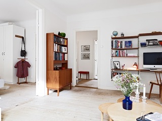 北欧风格公寓简洁黑白经济型60平米客厅书架图片