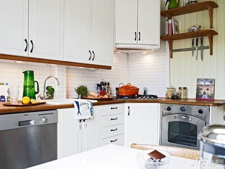 北欧风格公寓温馨白色经济型60平米厨房橱柜定做