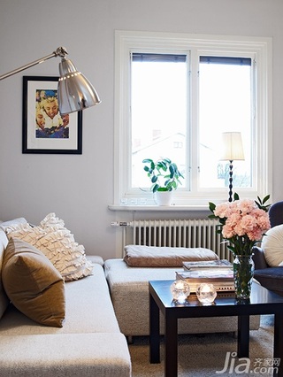 北欧风格公寓经济型客厅沙发效果图