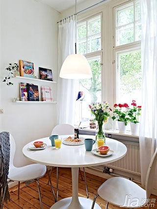 北欧风格公寓经济型50平米餐厅飘窗窗帘效果图