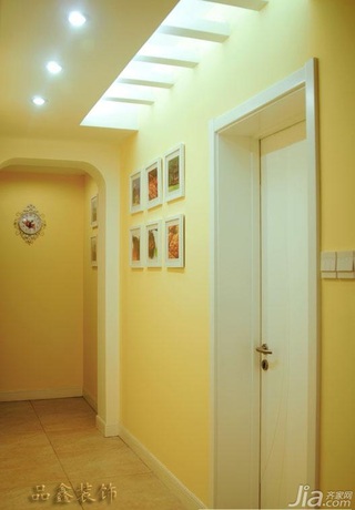 地中海风格三居室黄色富裕型照片墙装修效果图