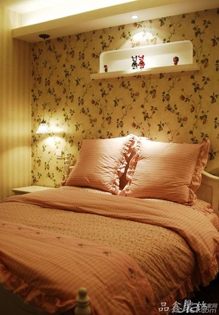 地中海风格三居室富裕型卧室壁纸图片