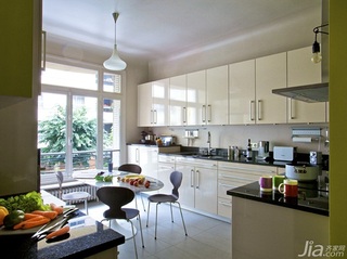 公寓富裕型厨房橱柜效果图