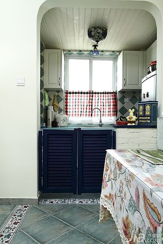 田园风格二居室经济型厨房橱柜安装图