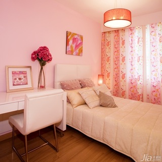 欧式风格二居室粉色富裕型卧室床效果图