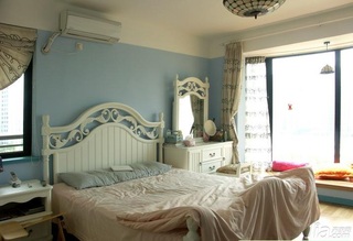 地中海风格二居室简洁10-15万卧室地台床效果图